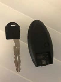 De lichtgewicht Vlotte FCC van Oppervlaktenissan Slimme Zeer belangrijke Knoop van identiteitskaart KR5S180144106 433MHZ 3